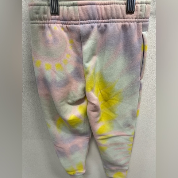 NIKE
GIRLS CLUB FLEECE JOGGERS - Picture 6 of 9